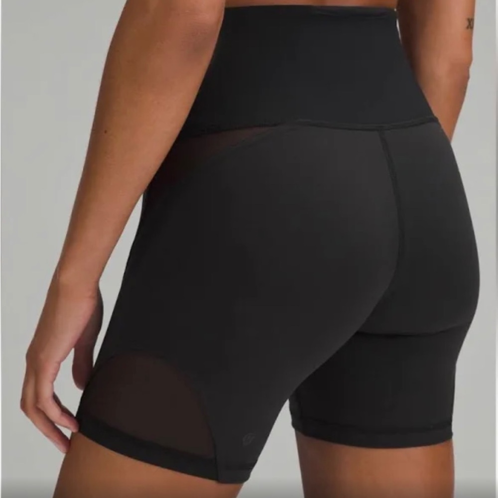 NWOT Wunder under high rise biker short Mesh